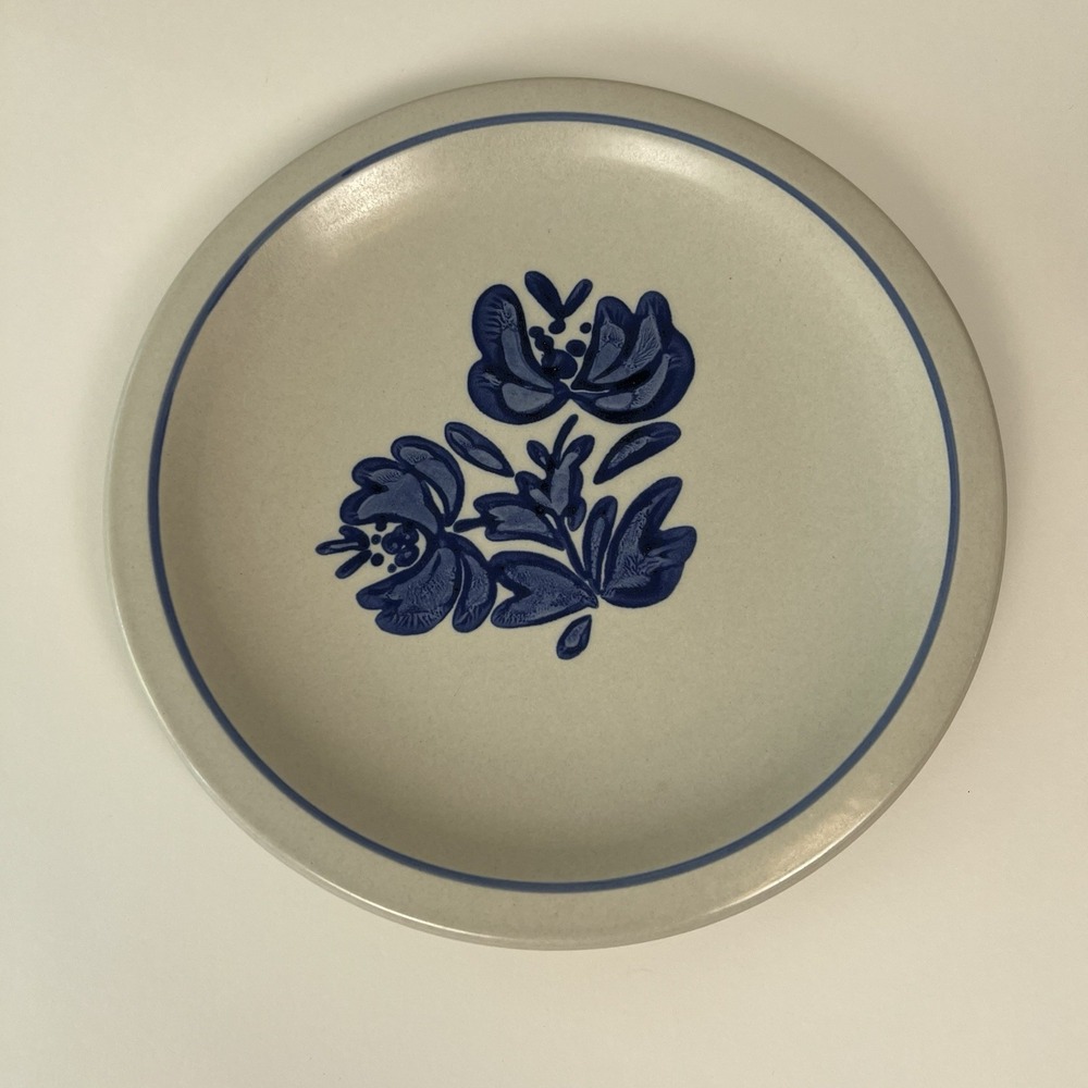 Vintage Yorktowne Dinner 10" plate stoneware‎ Pfaltzgraff 70's Blue flowers
